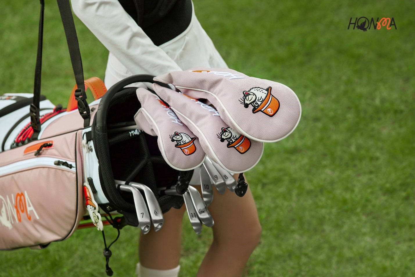 Malbon x Honma – Khi Di Sản Gặp Phong Cách: Cú Bắt Tay Làm Rung Chuyển Thế Giới Golf