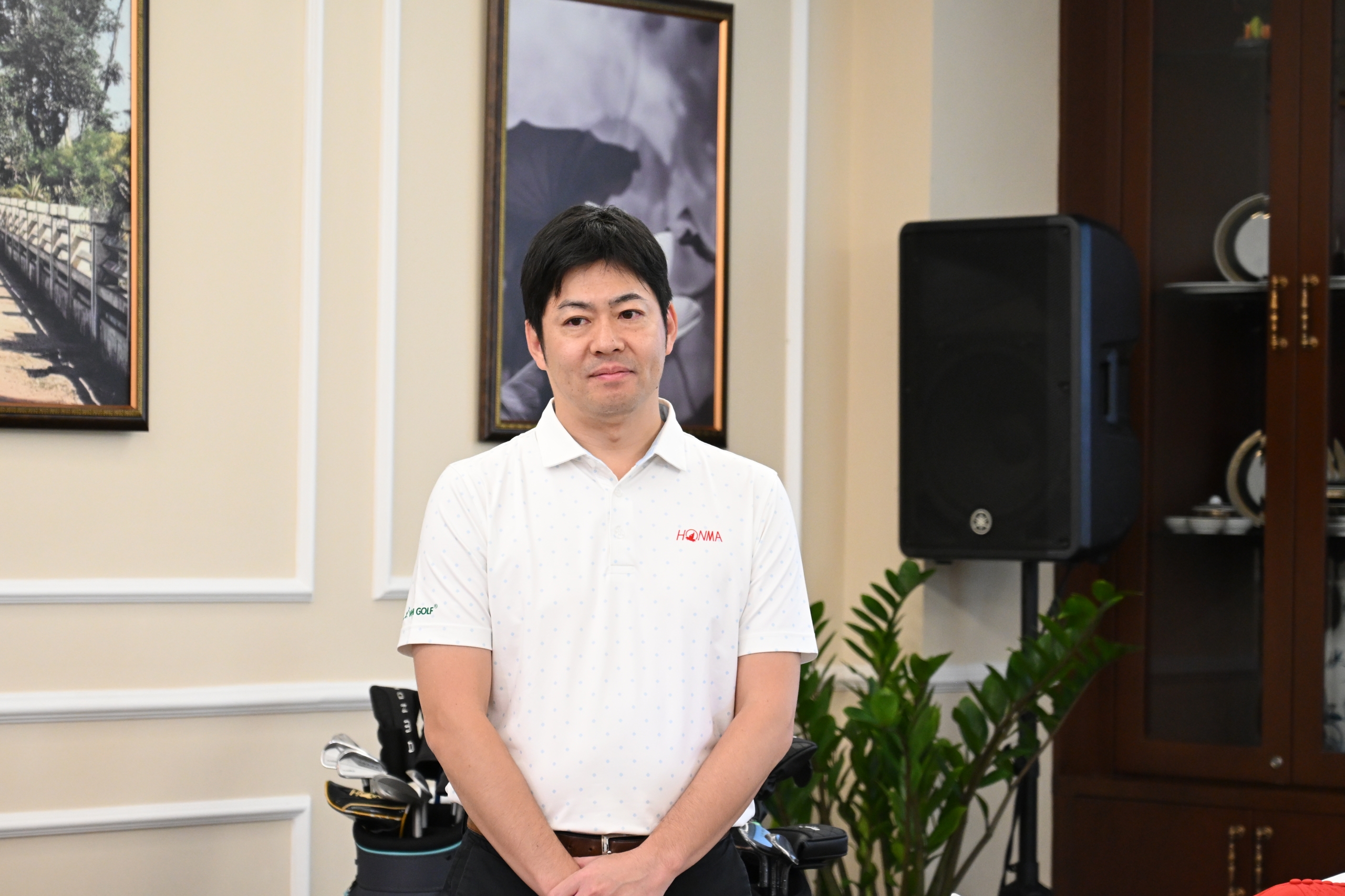 Anh Masashi Sannomiya - Giám đốc thị trường Honma Đông Nam Á trực tiếp ký kết cùng các Pro